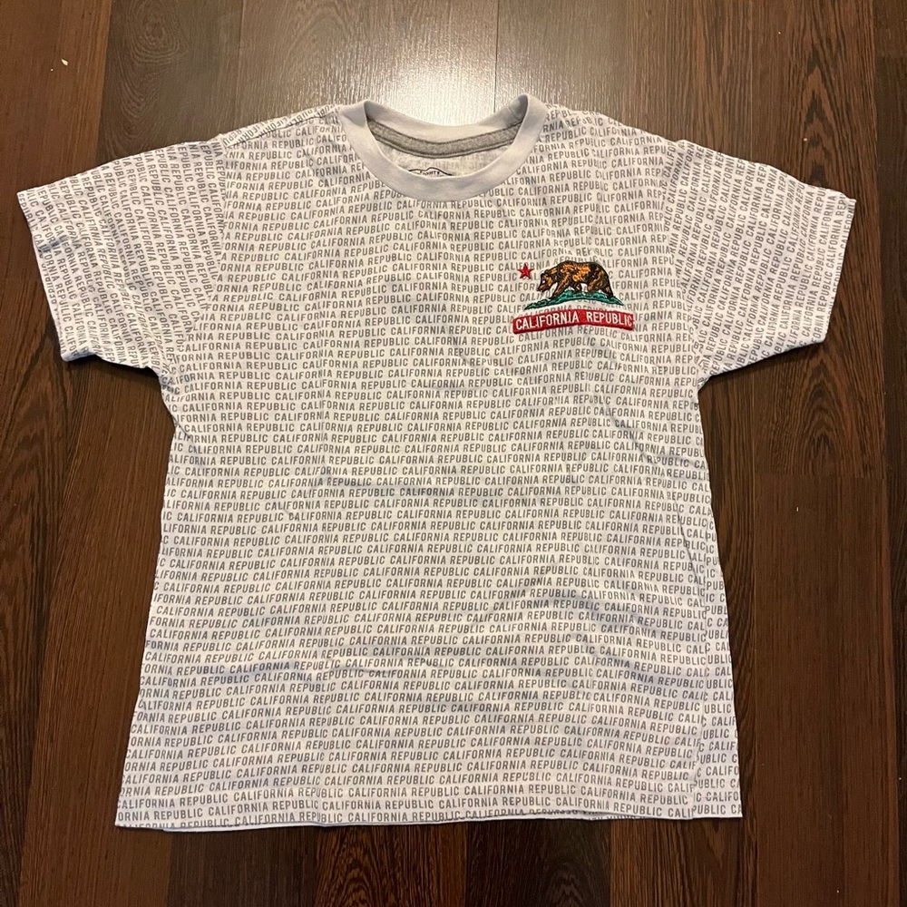 Boys California Republic T-Shirt Size 8 ( Cart E-116)